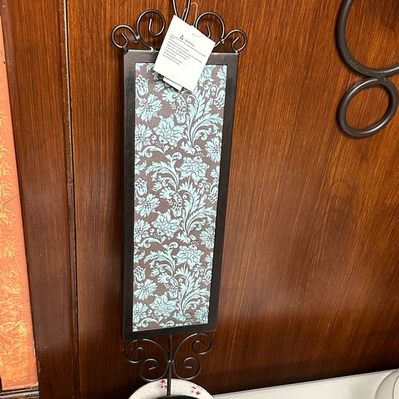 Home interiors Goes with everything sconce Damask print - Picture 10 of 14